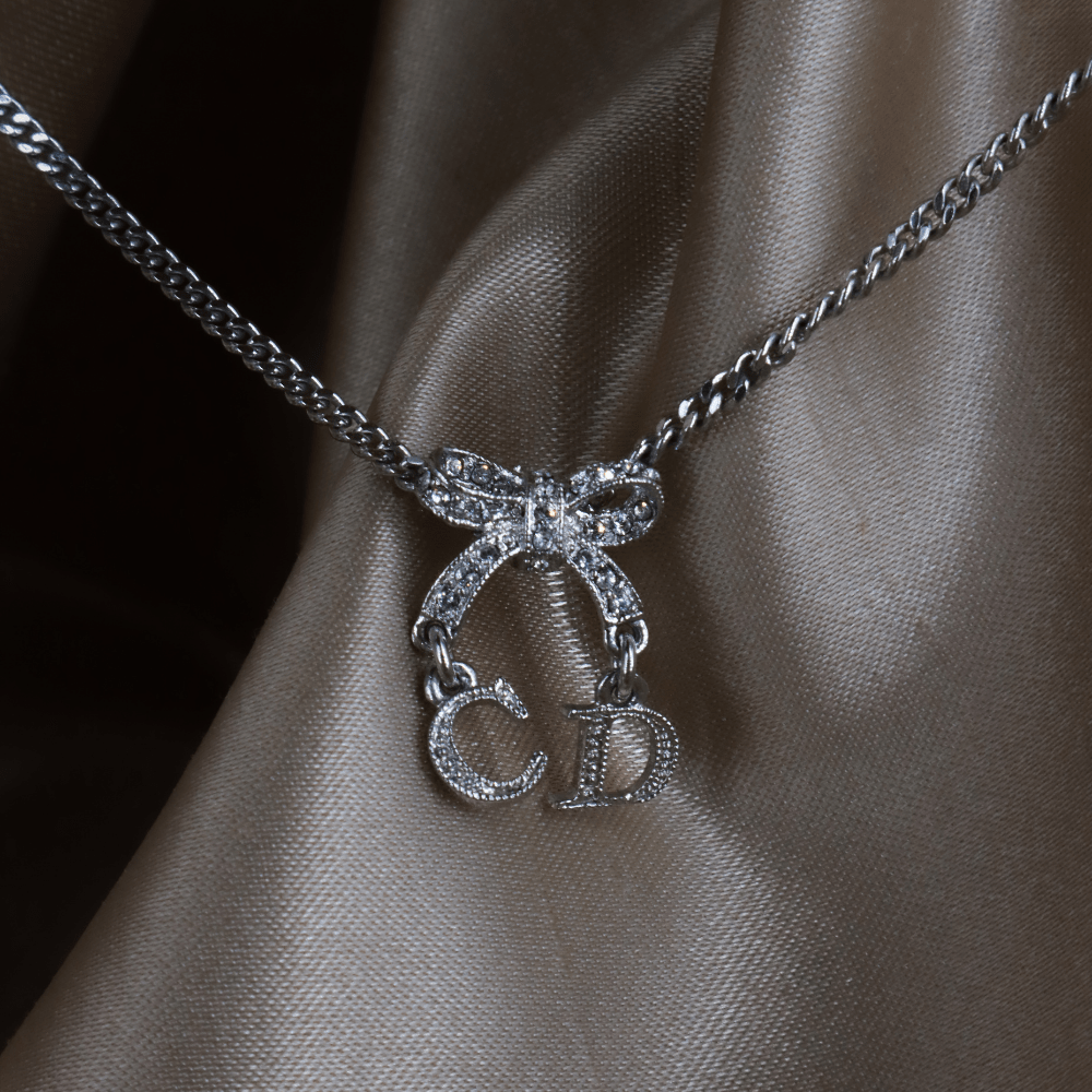 CHRISTIAN DIOR 蝴蝶結閃石吊墜項鏈 - Vintasy項鏈