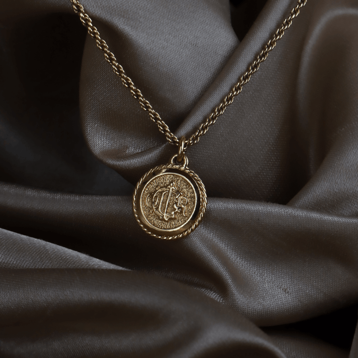 CHRISTIAN DIOR 圓形馬車標誌繩紋邊項鏈 - Vintasy