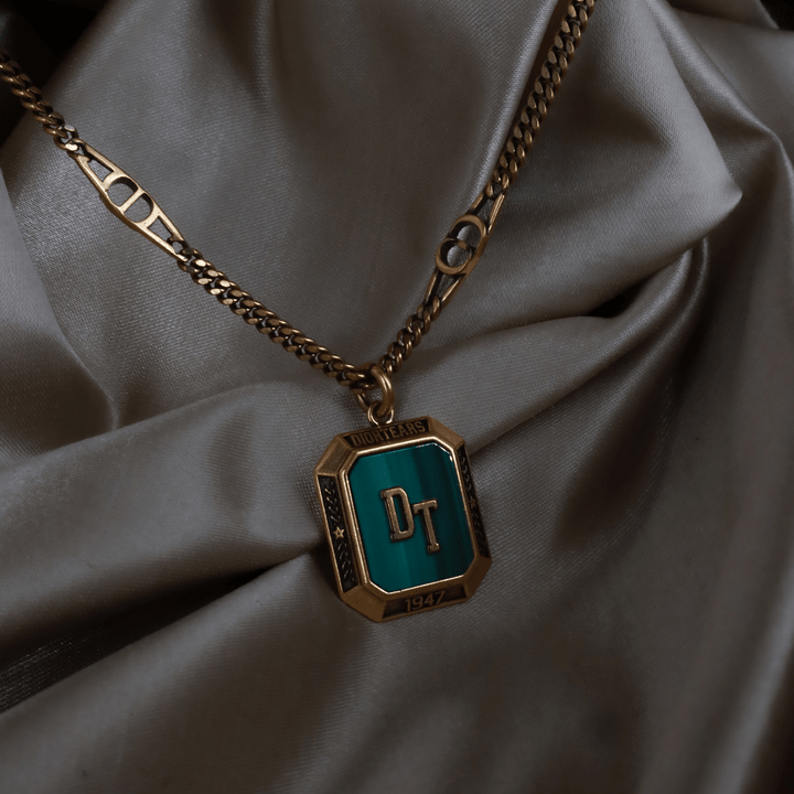 CHRISTIAN DIOR「DT 1947」徽章吊墜項鏈（金色） ｜｜VINTASY 中古美品 ｜ 香港最大型中古首飾收藏店｜ dior ｜ 項鏈