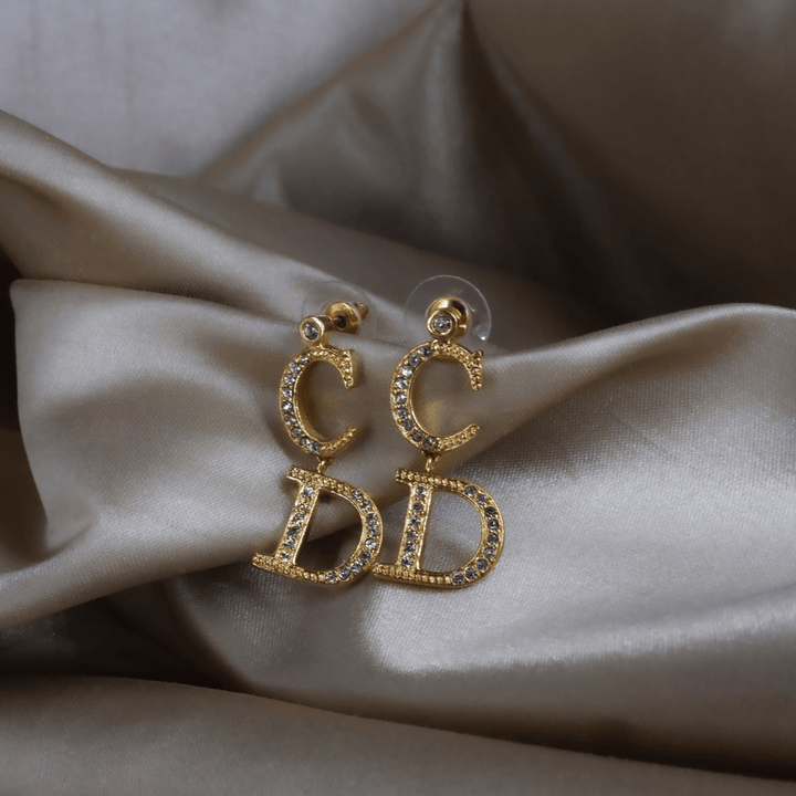 DIOR CD 字母閃石垂墜耳環（金色） ｜｜VINTASY 中古美品 ｜ 香港最大型中古首飾收藏店｜ DIOR ｜ 耳環