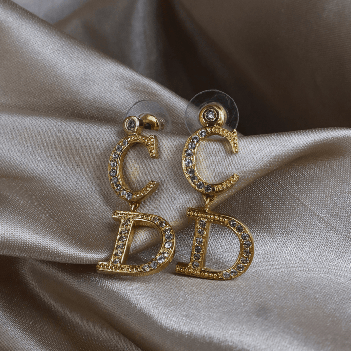 DIOR CD 字母閃石垂墜耳環（金色） ｜｜VINTASY 中古美品 ｜ 香港最大型中古首飾收藏店｜ DIOR ｜ 耳環