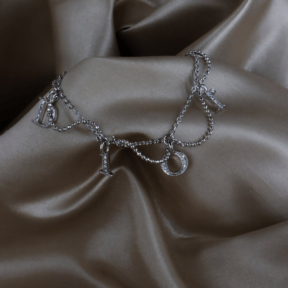 DIOR 銀色滿鑽DIOR字母吊飾手鏈 - Vintasy