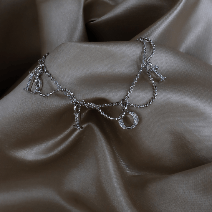 DIOR 銀色滿鑽DIOR字母吊飾手鏈 - Vintasy