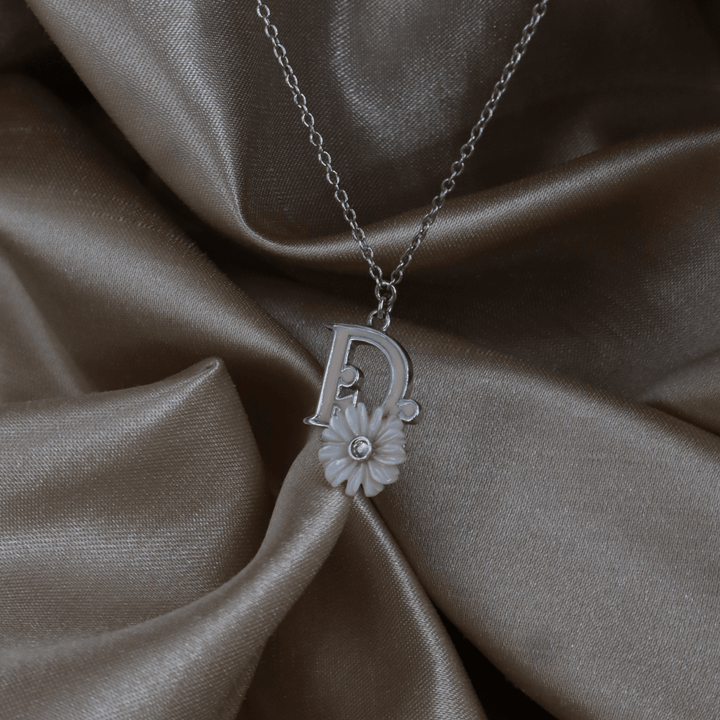 DIOR 字母花朵項鏈（銀色／淡粉色）｜未使用品 ｜｜VINTASY 中古美品 ｜ 香港最大型中古首飾收藏店｜ DIOR ｜ 項鏈