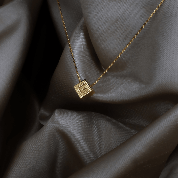 GIVENCHY經典 4G Cube 項鏈｜1980–90 年代 ｜｜VINTASY 中古美品 ｜ 香港最大型中古首飾收藏店｜ GIVENCHY ｜ 項鏈