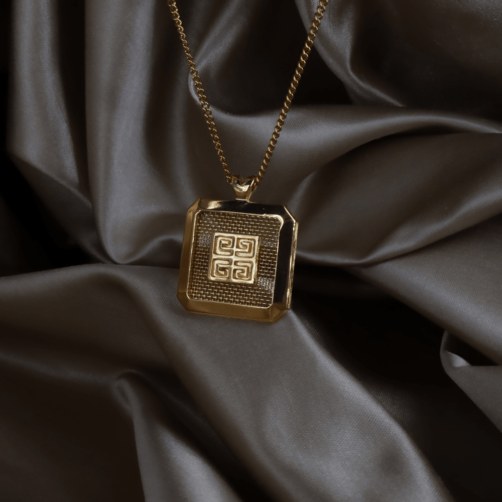 GIVENCHY 4G 方形 Logo 項鏈（金色）｜1980年代 ｜｜VINTASY 中古美品 ｜ 香港最大型中古首飾收藏店｜ GIVENCHY ｜ 項鏈