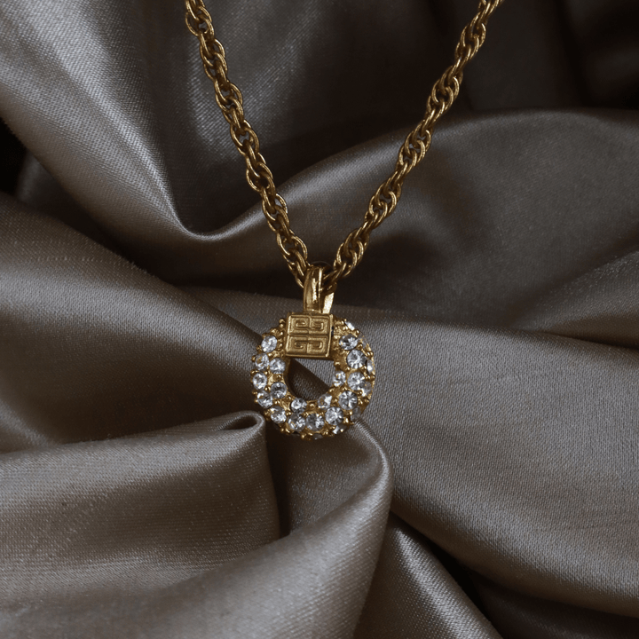 GIVENCHY 4G Logo 石飾圓環項鏈（金色）｜未使用品 ｜｜VINTASY 中古美品 ｜ 香港最大型中古首飾收藏店｜ GIVENCHY ｜ 項鏈