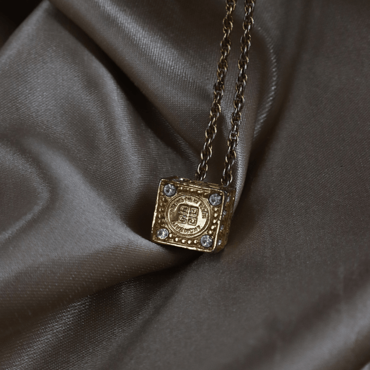 GIVENCHY 90年代 經典四面Logo水晶方塊項鏈 - Vintasy項鏈