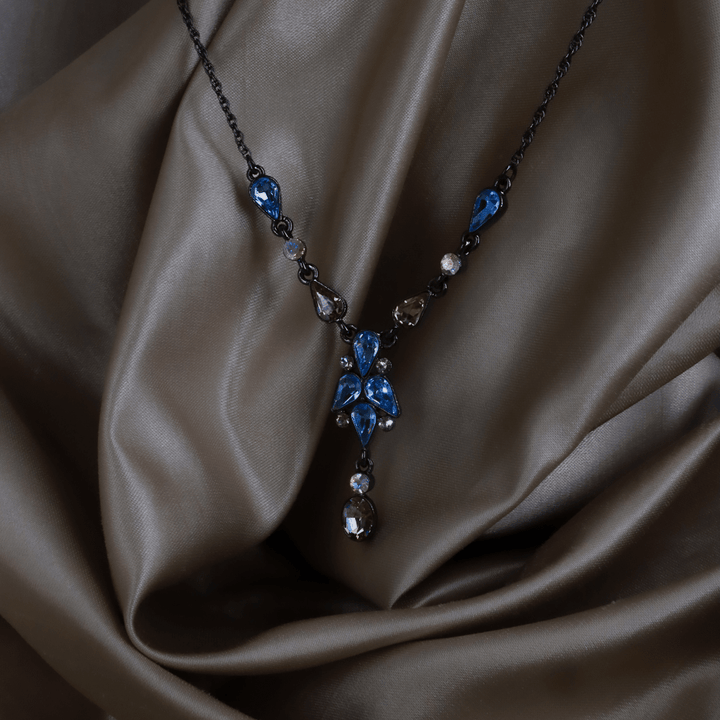 GIVENCHY 黑金屬彩色水晶垂墜項鏈（Blue & Pink Crystal Drop款） - Vintasy項鏈