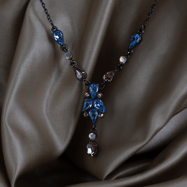 GIVENCHY 黑金屬彩色水晶垂墜項鏈（Blue & Pink Crystal Drop款） - Vintasy項鏈