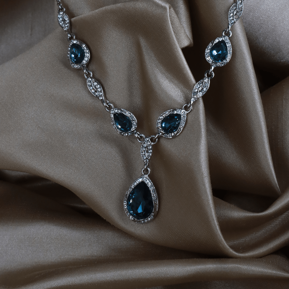GIVENCHY 銀色深藍水滴水晶垂墜項鏈（Blue Teardrop Crystal Y-Necklace款） - Vintasy項鏈