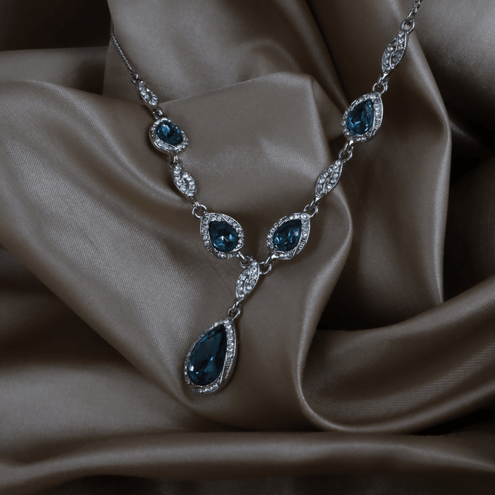 GIVENCHY 銀色深藍水滴水晶垂墜項鏈（Blue Teardrop Crystal Y-Necklace款） - Vintasy項鏈