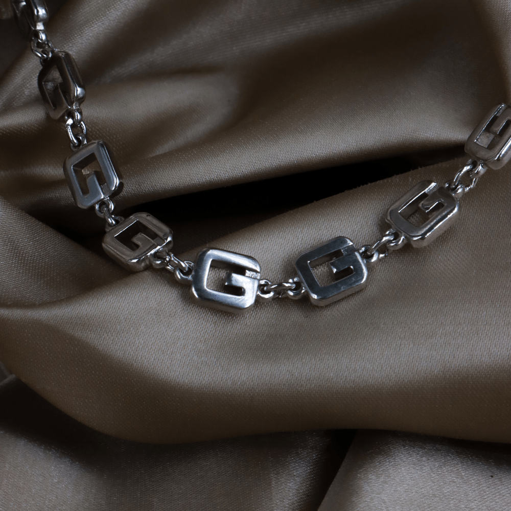GIVENCHY G LOGO鎖骨項鏈 | 經典1980特色 - Vintasy