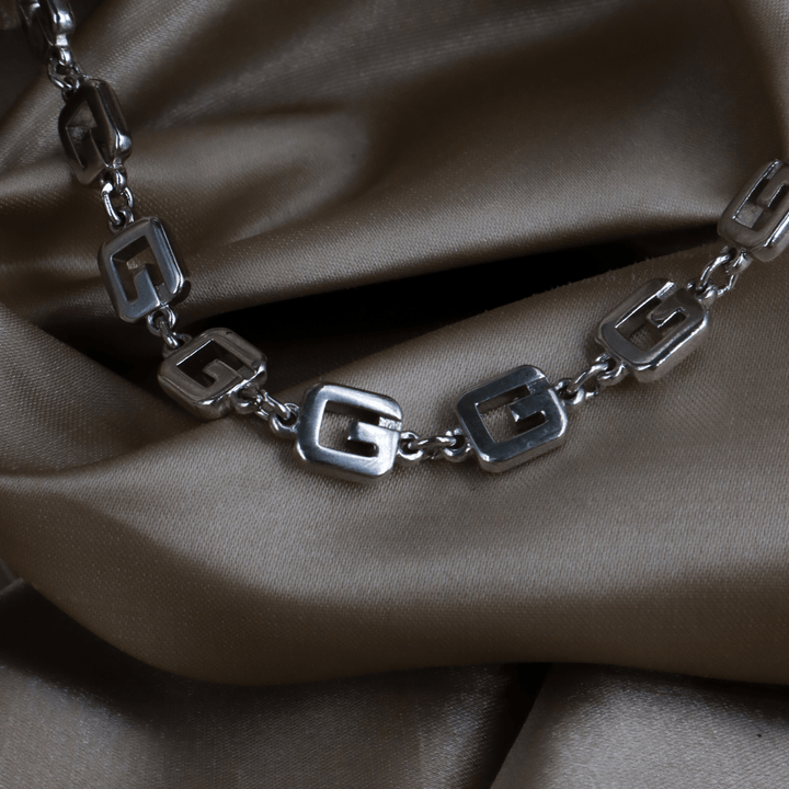 GIVENCHY G LOGO鎖骨項鏈 | 經典1980特色 - Vintasy