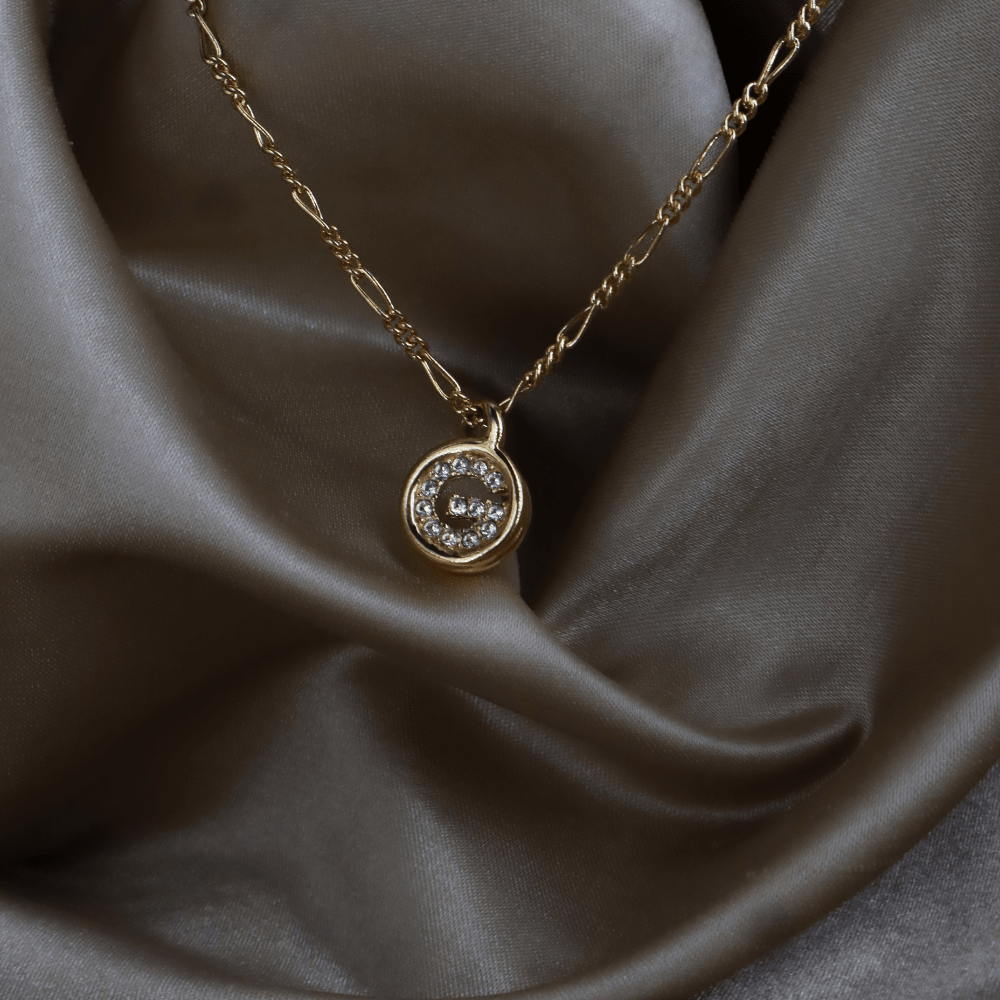 GIVENCHY水晶 G Logo 圓牌項鏈｜約 1990年代 ｜｜VINTASY 中古美品 ｜ 香港最大型中古首飾收藏店｜ GIVENCHY ｜ 項鏈