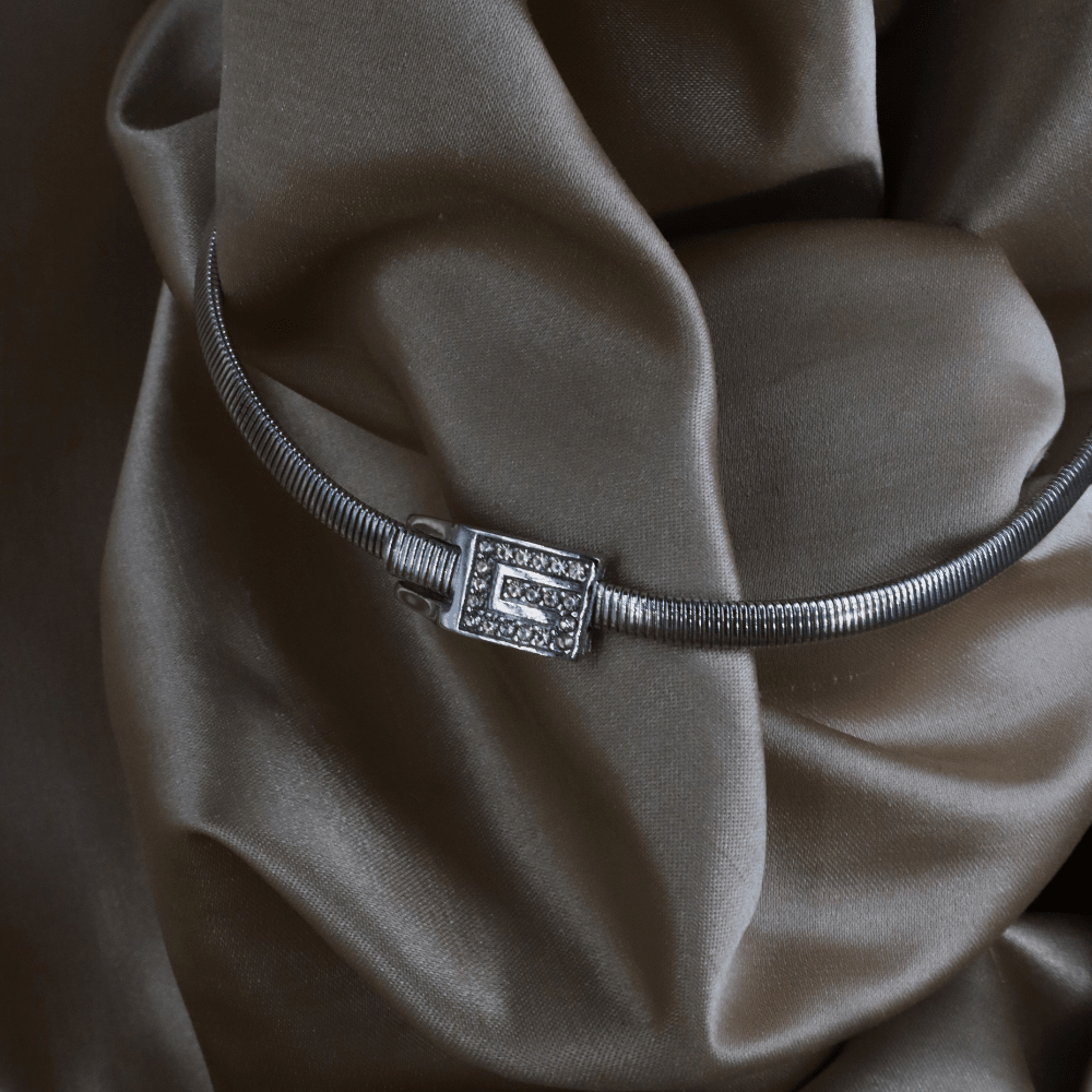 GIVENCHY Givenchy G Logo 水晶前開扣蛇骨 Choker 項鏈 ｜ Vintasy項鏈 ｜ GIVENCHY ｜ 項鏈