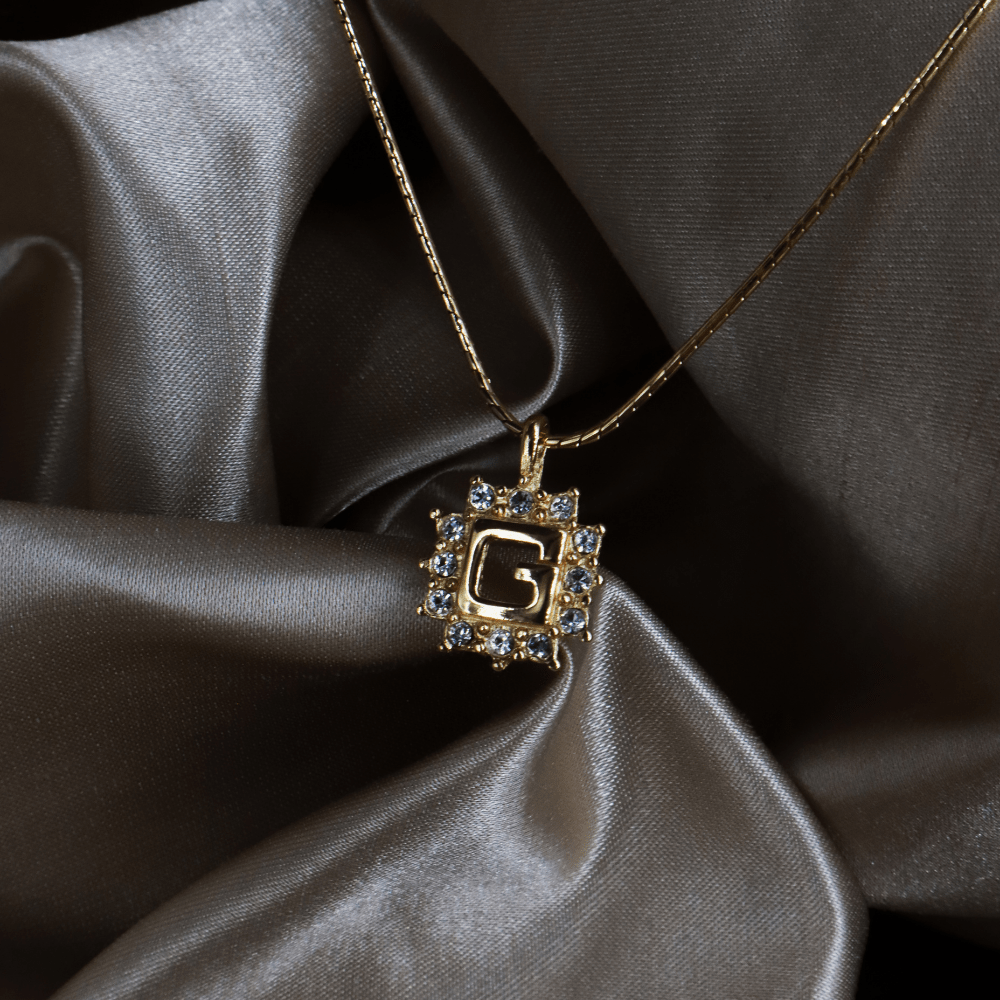 GIVENCHY logo 閃石吊墜項鏈 ｜未使用美品 - Vintasy