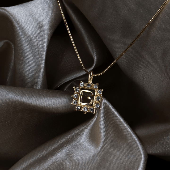 GIVENCHY logo 閃石吊墜項鏈 ｜未使用美品 - Vintasy