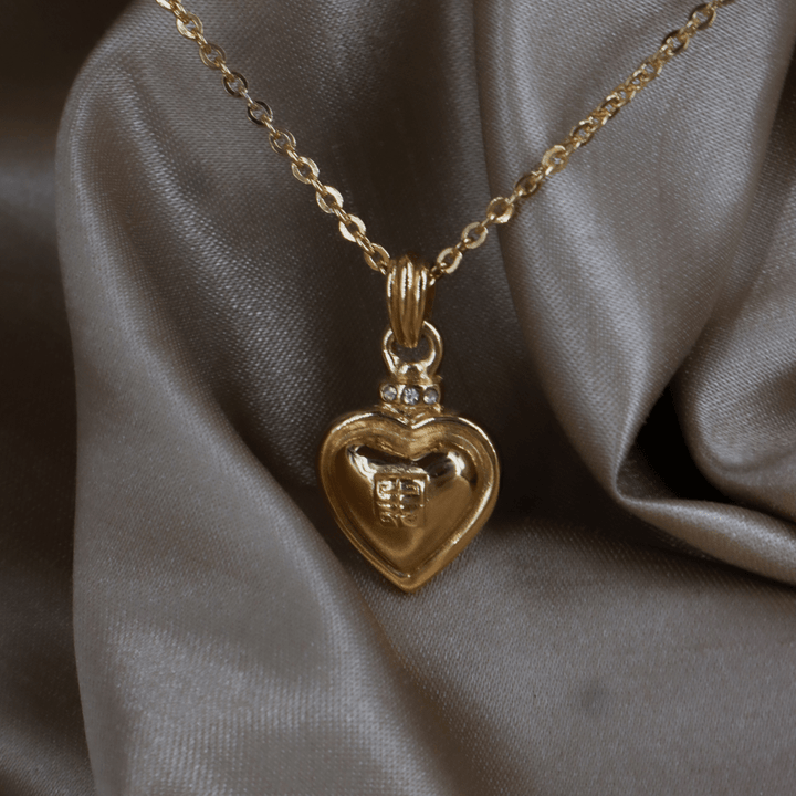 Givenchy 復古愛心 Logo 吊墜項鏈 - Vintasy