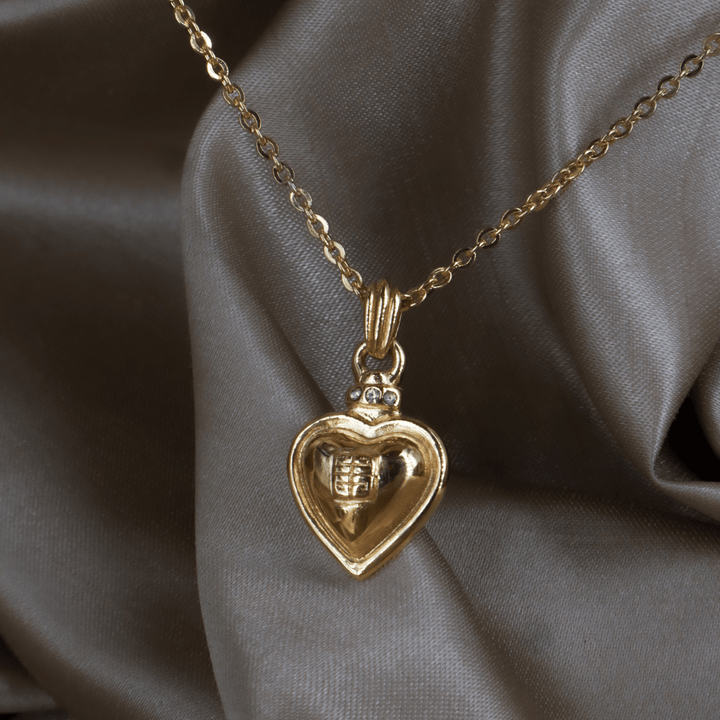 Givenchy 復古愛心 Logo 吊墜項鏈 - Vintasy