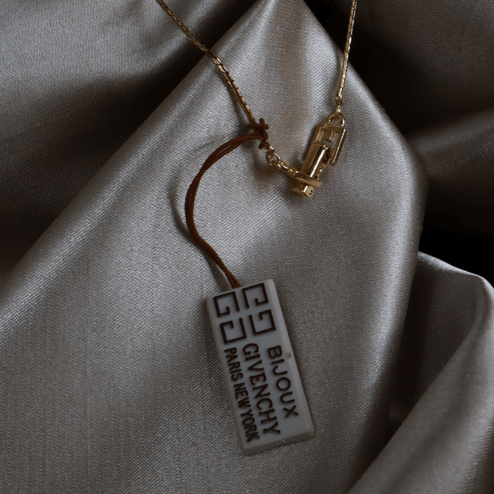 GIVENCHY logo 閃石吊墜項鏈 ｜未使用美品 - Vintasy