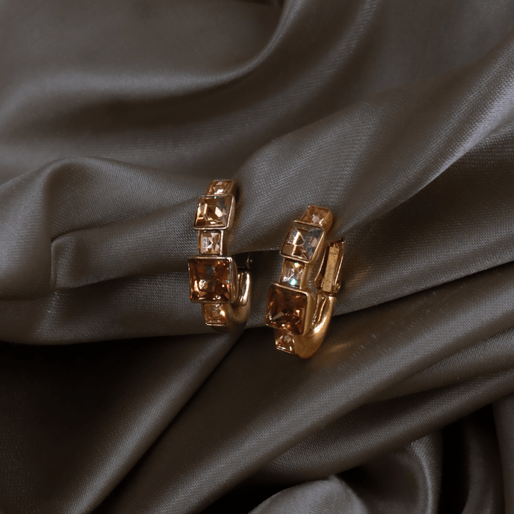 GIVENCHY 金色粉晶方石圈形耳夾（Rose Crystal Hoop款） - Vintasy耳夾