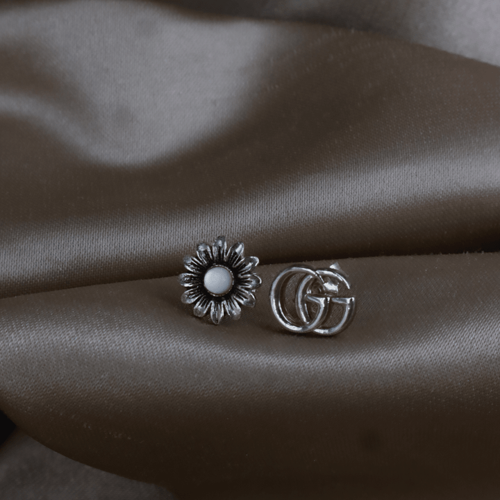 GUCCI 雛菊 GG 不對稱耳環（銀色） ｜附原盒 - Vintasy耳環