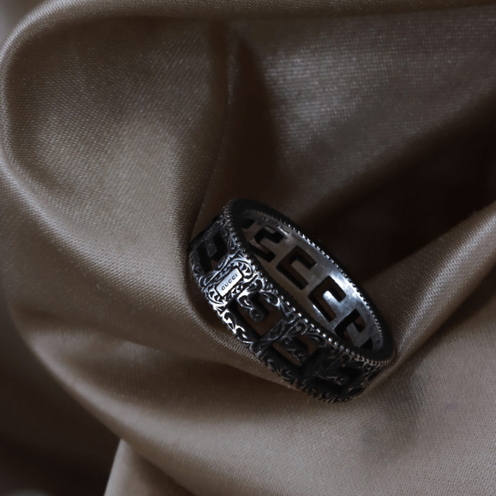 Gucci 經典 Interlocking G 開口雕刻寬版戒指 - Vintasy項鏈