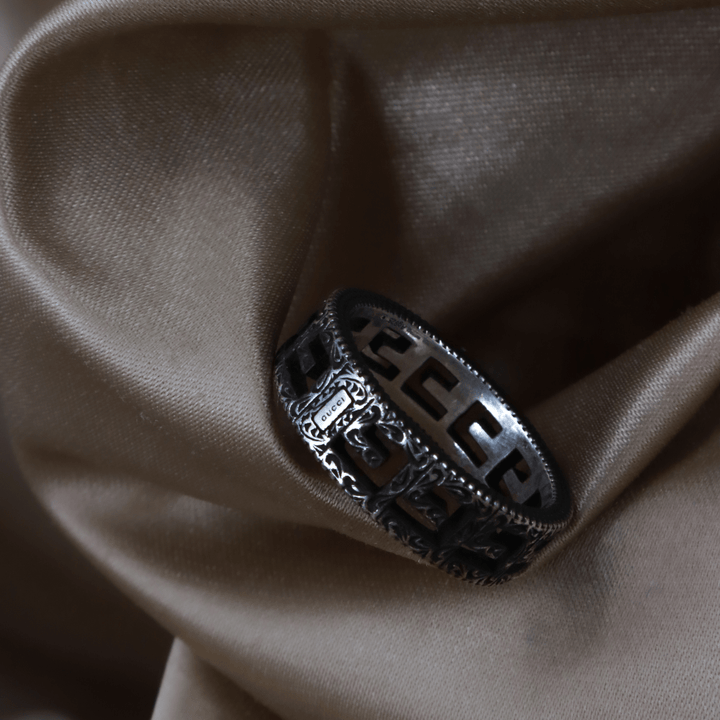 Gucci 經典 Interlocking G 開口雕刻寬版戒指 - Vintasy項鏈