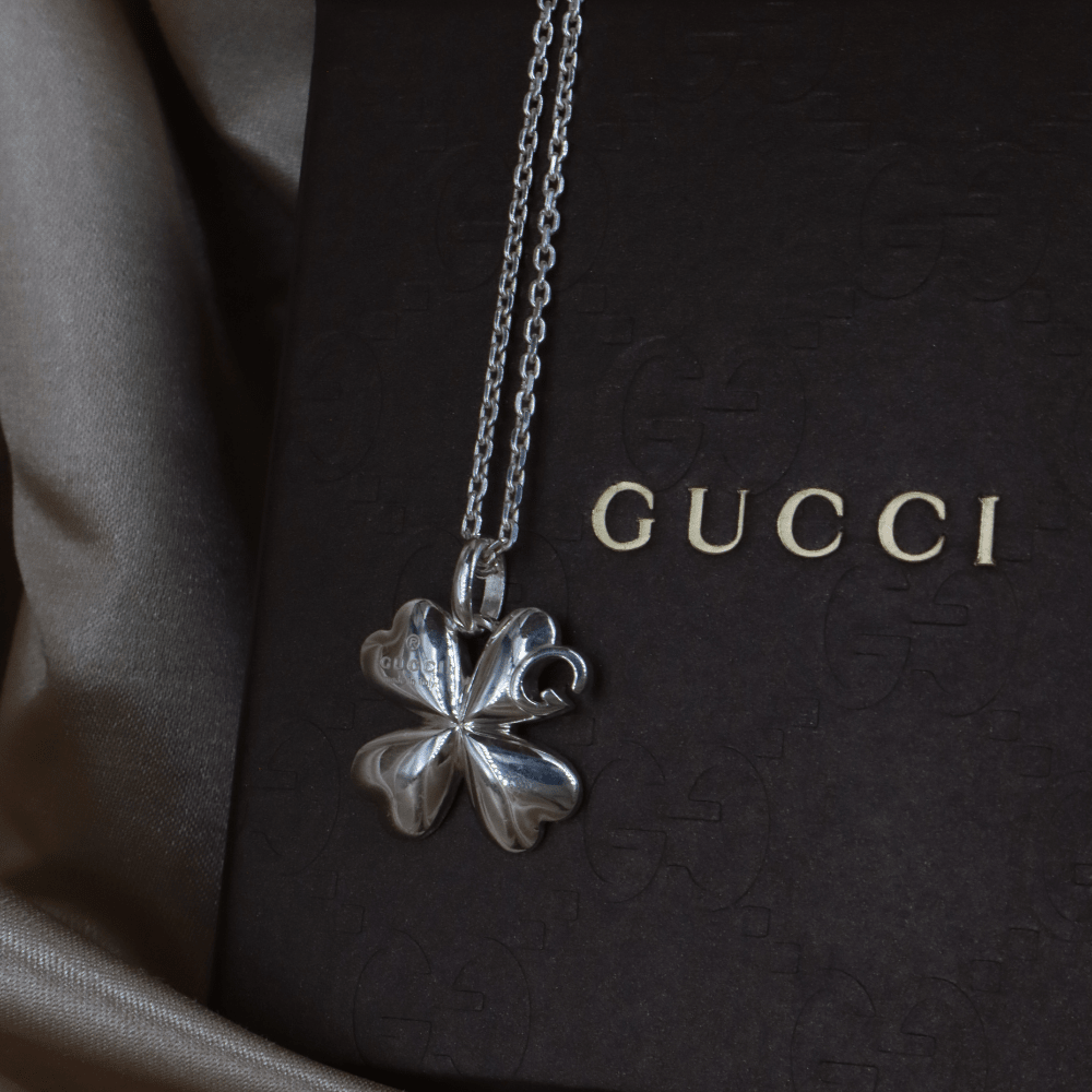 GUCCI Vintage 四葉草吊墜項鏈（銀色）｜附原盒未使用！ - Vintasy項鏈