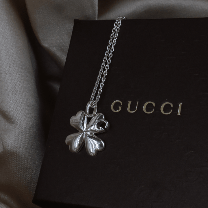 GUCCI Vintage 四葉草吊墜項鏈（銀色）｜附原盒未使用！ - Vintasy項鏈