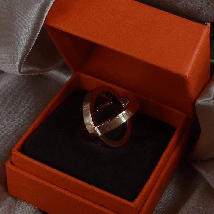 Hermès 金色 Orbite Scarf Ring 絲巾扣（立體交錯款） - Vintasy扣針