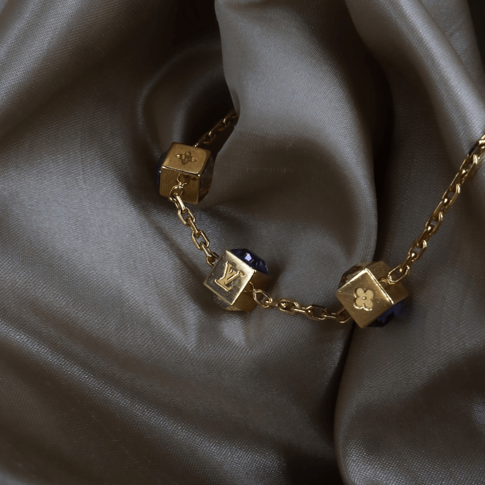LOUIS VUITTON CUBE 方塊吊墜手鏈（金色配藍色閃石）｜未使用級美品・附原裝塵袋 ｜｜VINTASY 中古美品 ｜ 香港最大型中古首飾收藏店｜ LOUIS VUITTON ｜ 手鏈