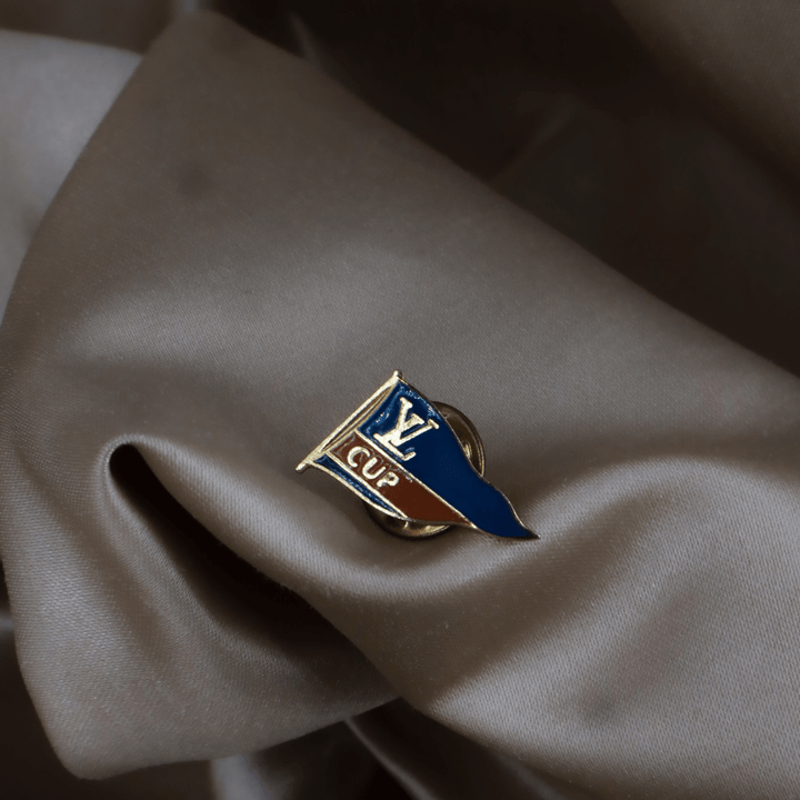 LOUIS VUITTON LV Cup 經典帆船徽章 - Vintasy