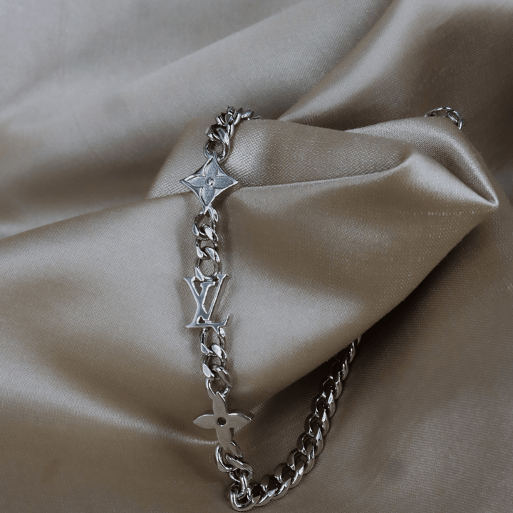 LOUIS VUITTON Monogram Chain Bracelet（銀色鏈節手鏈）| 未使用附原盒！ - Vintasy