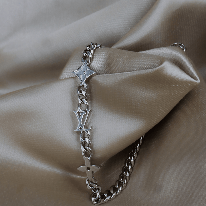 LOUIS VUITTON Monogram Chain Bracelet（銀色鏈節手鏈）| 未使用附原盒！ - Vintasy