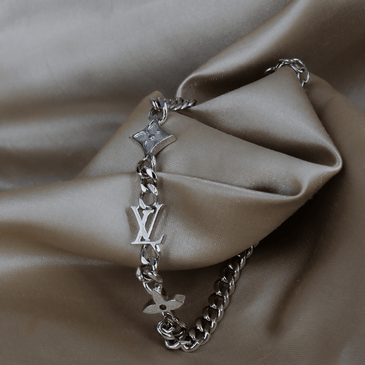 LOUIS VUITTON Monogram Chain Bracelet（銀色鏈節手鏈）| 未使用附原盒！ - Vintasy
