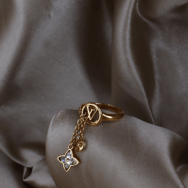 LOUIS VUITTON Monogram Flower 垂墜戒指（金色）｜附原盒 - Vintasy手鏈