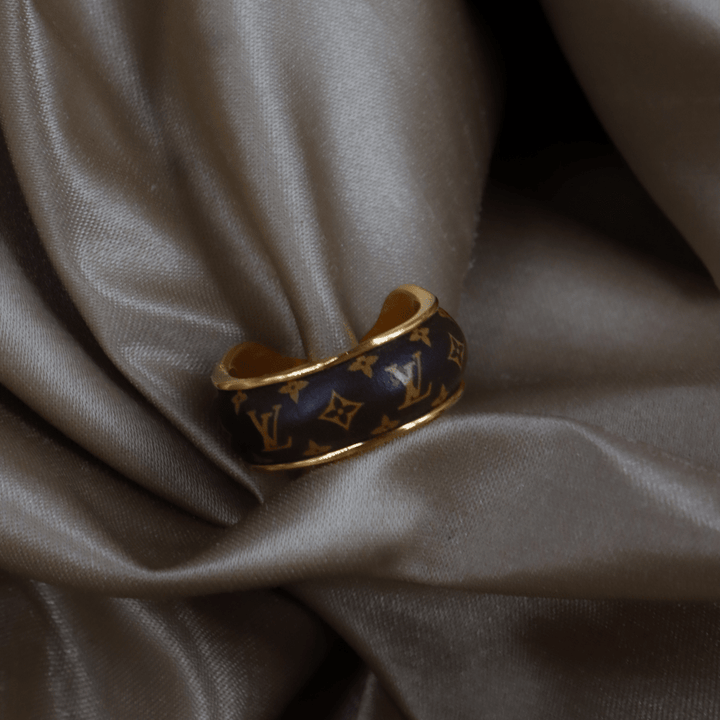 Louis Vuitton Monogram Heritage Ring ｜入門級價錢 - Vintasy