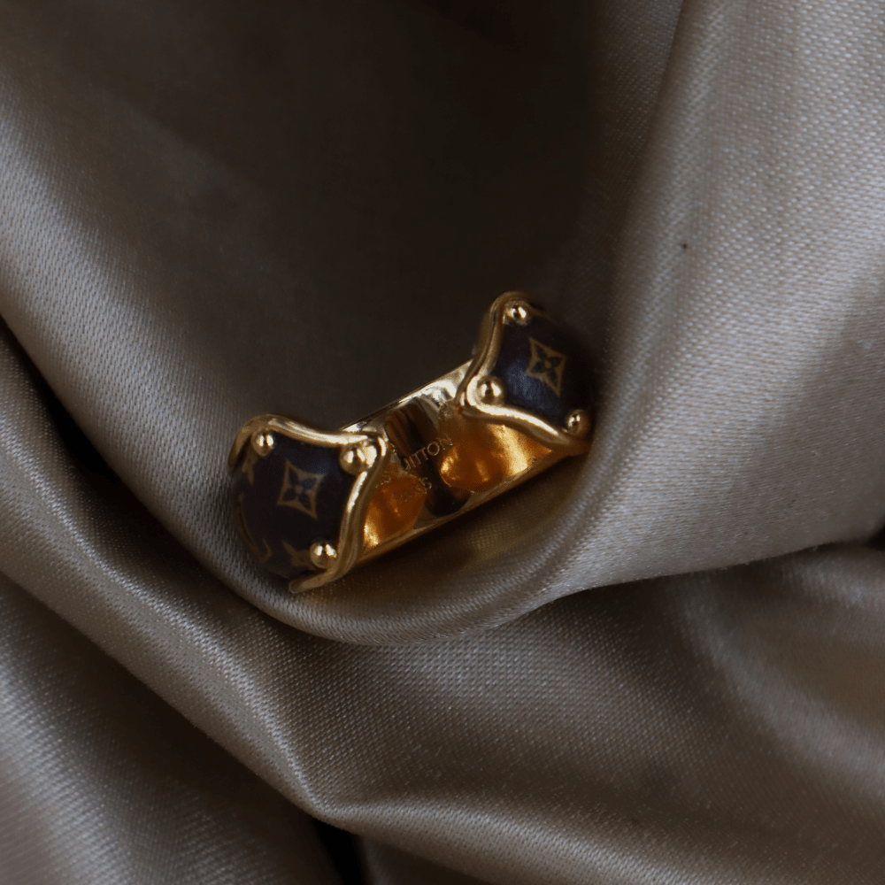 Louis Vuitton Monogram Heritage Ring ｜入門級價錢 - Vintasy
