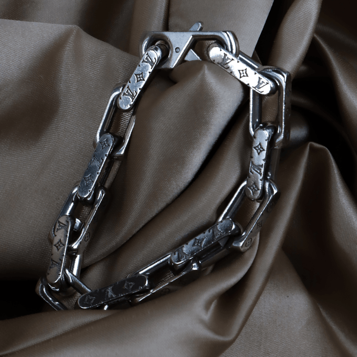 LOUIS VUITTON Monogram 鍊節手鏈（銀色） - Vintasy手鏈