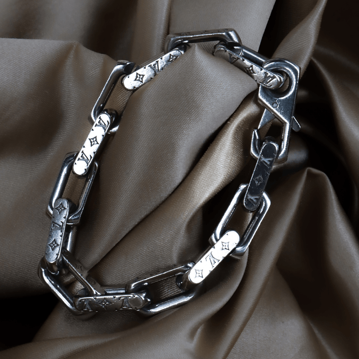 LOUIS VUITTON Monogram 鍊節手鏈（銀色） - Vintasy手鏈