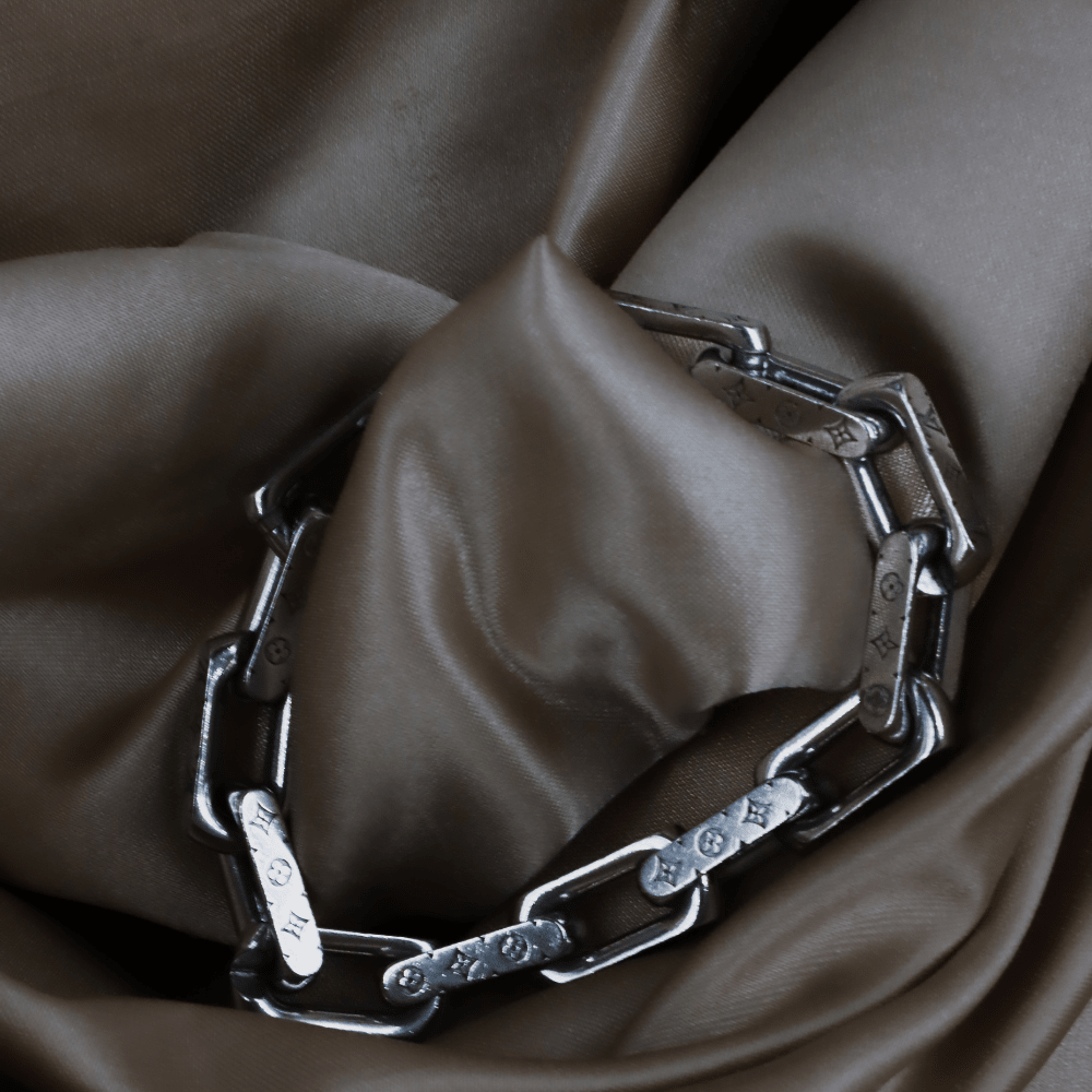 LOUIS VUITTON Monogram 鍊節手鏈（銀色） - Vintasy手鏈