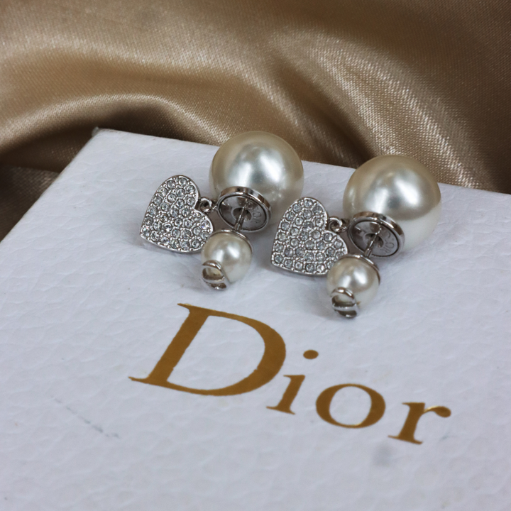 CHRISTIAN DIOR 心形閃石雙珠耳針（銀色配仿珍珠）心形閃石雙珠耳針連原盒正面