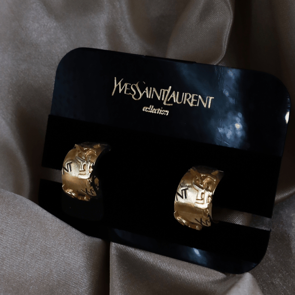 Yves Saint Laurent Monogram Hoop Ear Clip| 1990年代 ｜原盒未使用 - Vintasy項鏈