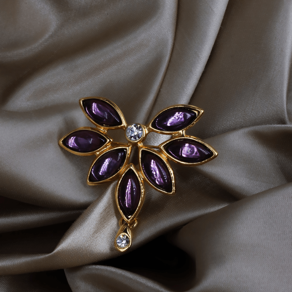 Yves Saint Laurent YSL 紫色水晶花卉胸針（金色）｜1980年代 ｜｜VINTASY 中古美品 ｜ 香港最大型中古首飾收藏店｜ SAINT LAURENT PARIS ｜ 項鏈