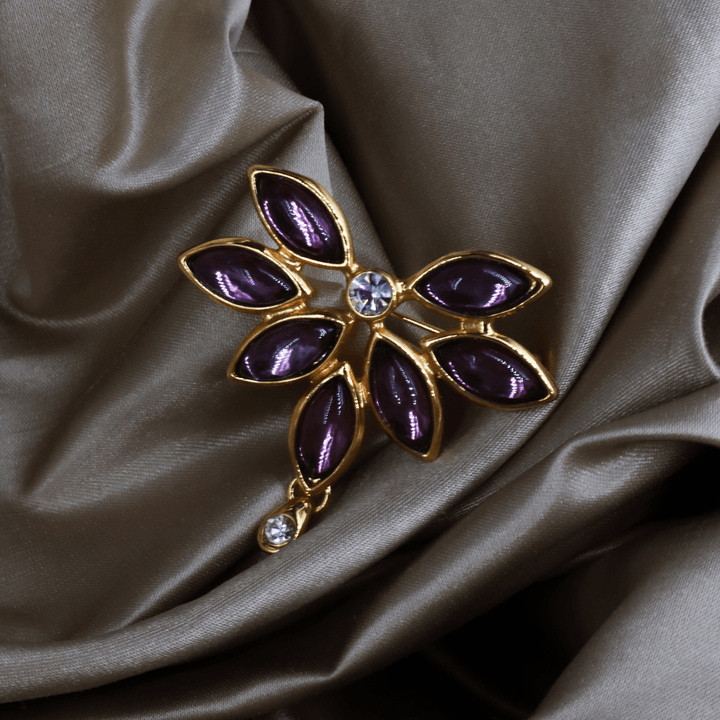Yves Saint Laurent YSL 紫色水晶花卉胸針（金色）｜1980年代 ｜｜VINTASY 中古美品 ｜ 香港最大型中古首飾收藏店｜ SAINT LAURENT PARIS ｜ 項鏈