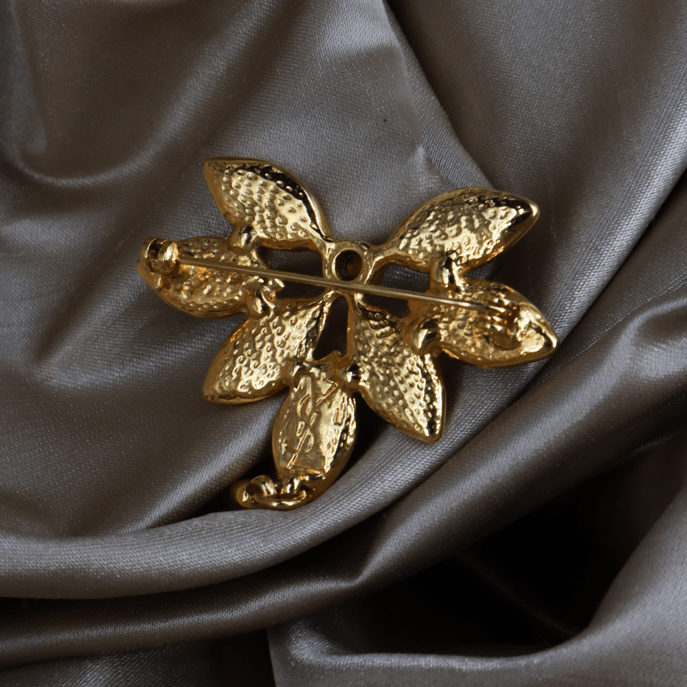 Yves Saint Laurent YSL 紫色水晶花卉胸針（金色）｜1980年代 ｜｜VINTASY 中古美品 ｜ 香港最大型中古首飾收藏店｜ SAINT LAURENT PARIS ｜ 項鏈