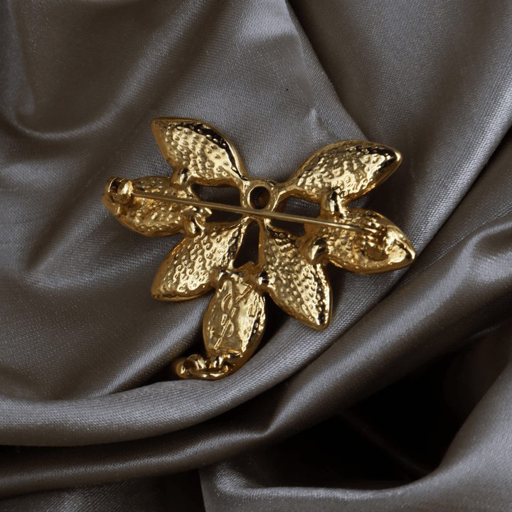 Yves Saint Laurent YSL 紫色水晶花卉胸針（金色）｜1980年代 ｜｜VINTASY 中古美品 ｜ 香港最大型中古首飾收藏店｜ SAINT LAURENT PARIS ｜ 項鏈